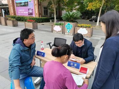 "家门口"也有免费的专业医疗咨询? 海湾镇的这场社会服务活动老百姓连连称赞